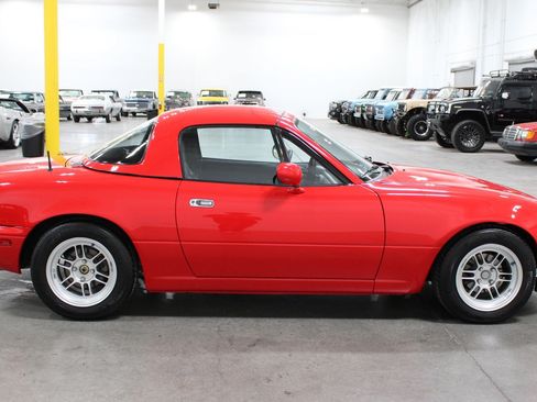 Used 1990 MAZDA MX-5 Miata RWD image 16