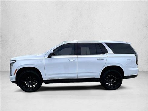 Certified 2026 Cadillac Escalade Luxury AWD/4WD image 6
