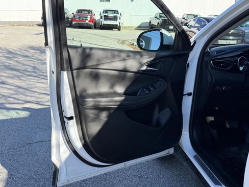 Used 2022 Buick Encore GX Select image 10