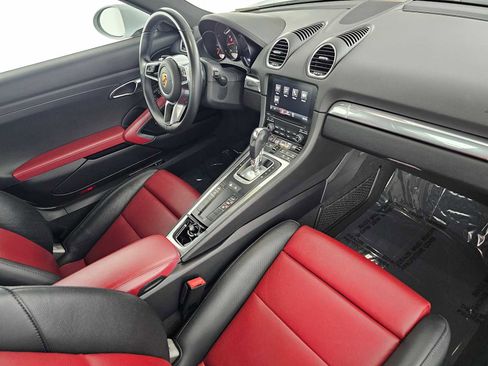 Used 2022 Porsche 718 Cayman w/ Premium Package image 11