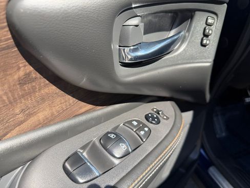 Used 2023 Nissan Murano Platinum w/ Cargo Package image 16