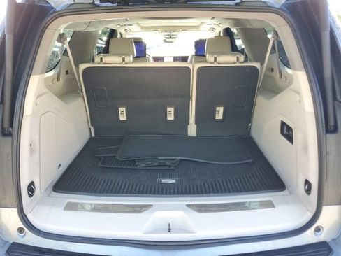Used 2025 Cadillac Escalade ESV Sport Platinum w/ LPO, Floor Liner Package AWD/4WD image 9