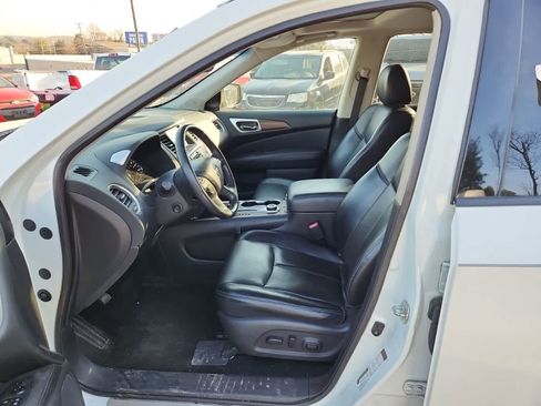Used 2019 Nissan Pathfinder Platinum image 15