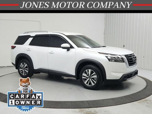Used 2025 Nissan Pathfinder SL w/ Cargo Package FWD image 1