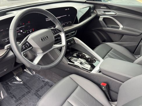 Certified 2025 Audi Q5 Premium w/ Premium Plus AWD/4WD image 7