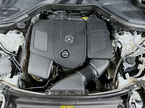 Used 2024 Mercedes-Benz GLC 300 image 33