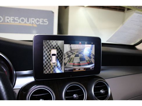 Used 2019 Mercedes-Benz GLC 350e 4MATIC image 30