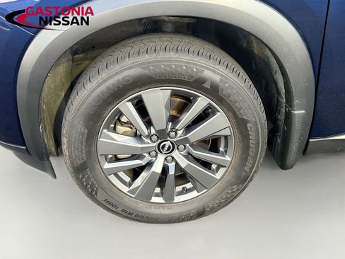 Used 2024 Nissan Pathfinder SV image 38