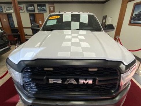 Used 2022 RAM 3500 Tradesman image 2