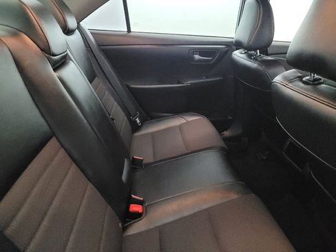 Used 2017 Toyota Camry SE w/ Moonroof Package FWD image 19