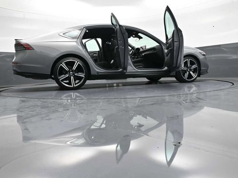 Used 2024 Honda Accord Sport image 34