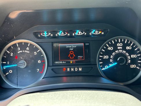 Used 2018 Ford F150 XLT w/ Equipment Group 302A Luxury AWD/4WD image 11