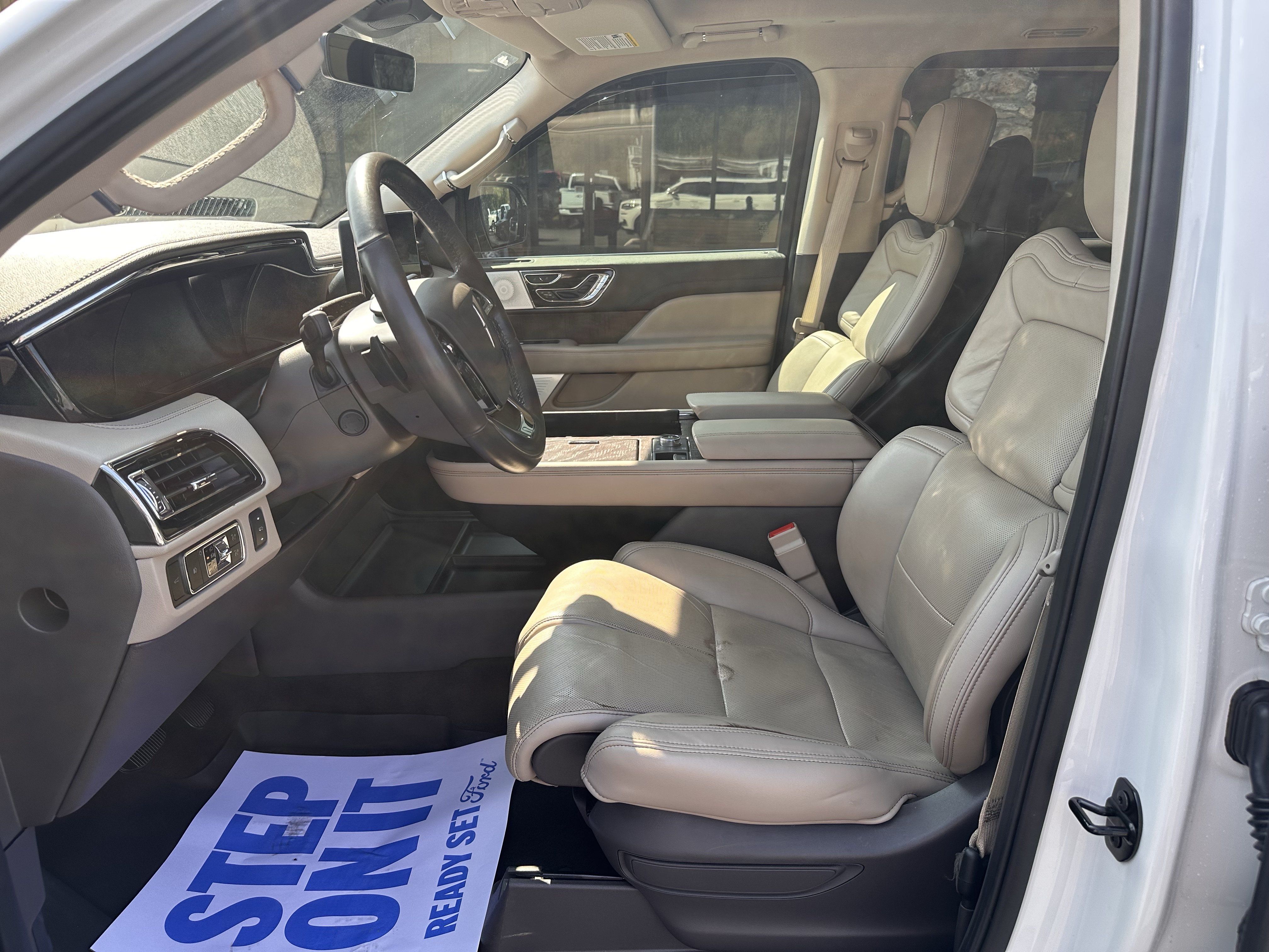 Used 2024 Lincoln Navigator L Reserve AWD/4WD image 10