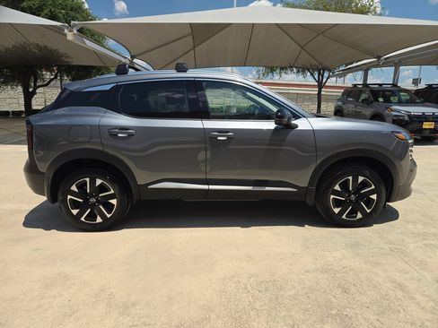 Certified 2026 Nissan Kicks SR FWD image 2