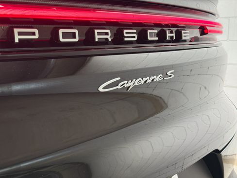 Certified 2026 Porsche Cayenne S AWD/4WD image 12