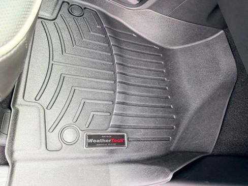 Used 2024 Chrysler Pacifica Limited w/ S Appearance Package FWD image 39