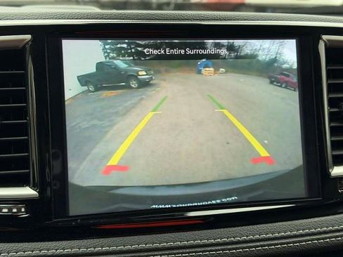 Used 2024 Chrysler Pacifica Select image 26