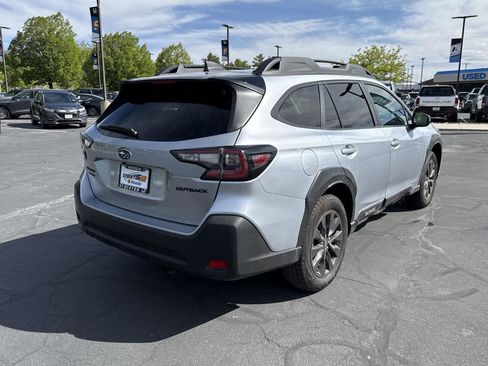 Used 2025 Subaru Outback Onyx Edition AWD/4WD image 6
