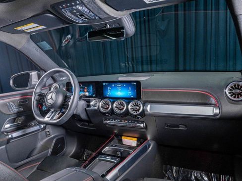Certified 2025 Mercedes-Benz GLB 35 AMG 4MATIC image 4