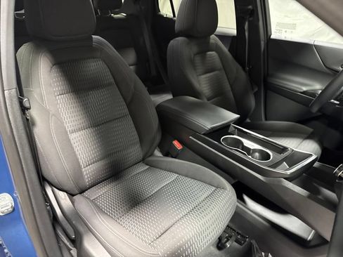 Used 2025 Chevrolet Equinox LT FWD image 10