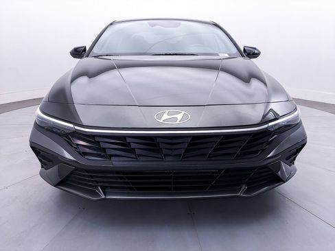 Used 2025 Hyundai Elantra Sport FWD image 9