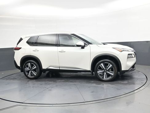 Used 2023 Nissan Rogue SL w/ SL Premium Package FWD image 4