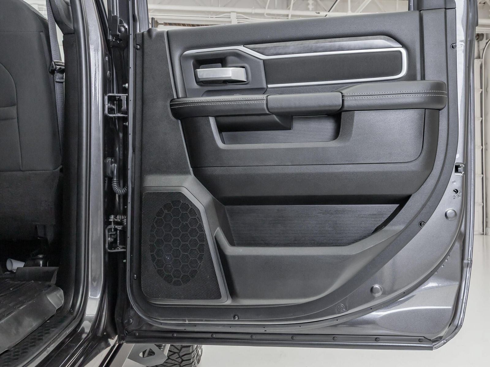 Used 2024 RAM 2500 Lone Star w/ Night Edition AWD/4WD image 38