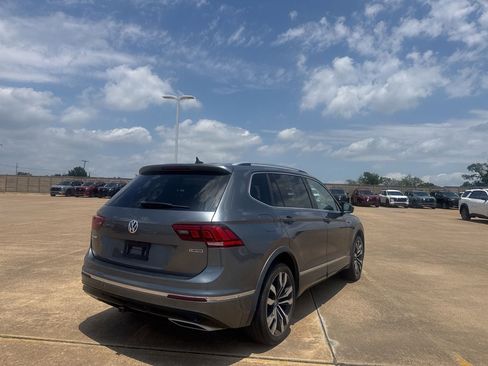 Used 2020 Volkswagen Tiguan SEL Premium R-Line w/ 3rd Row Seat Package AWD/4WD image 20
