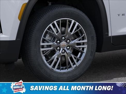 New 2026 Chevrolet Traverse LT w/ Driver Confidence Package AWD/4WD image 9