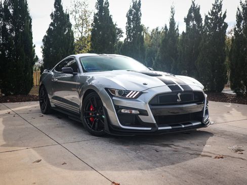 Used 2020 Ford Mustang Shelby GT500 w/ Technology Package image 2