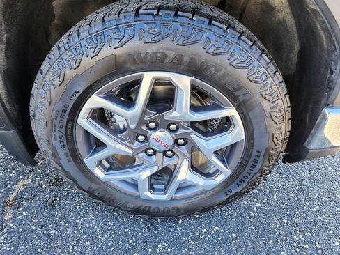 Used 2023 GMC Sierra 1500 SLT AWD/4WD image 43