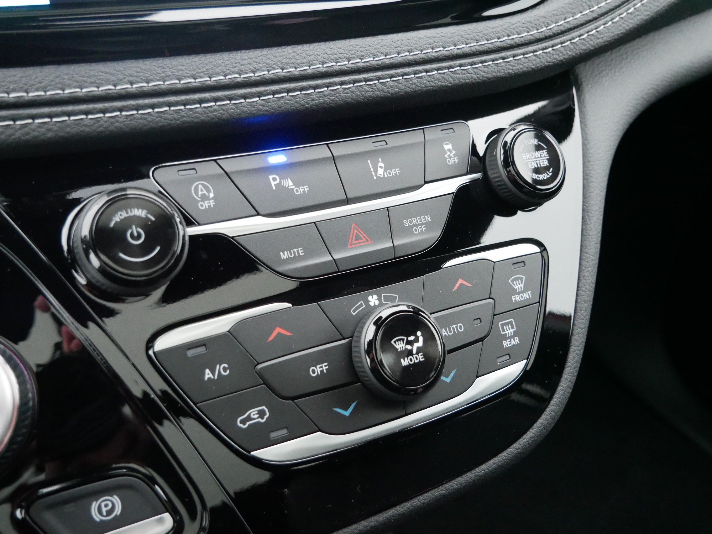 New 2026 Chrysler Pacifica Select AWD/4WD image 15