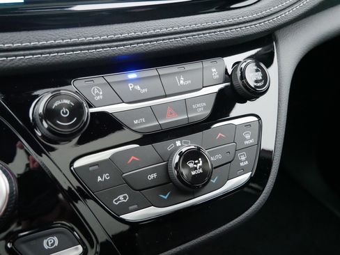 New 2026 Chrysler Pacifica Select image 15