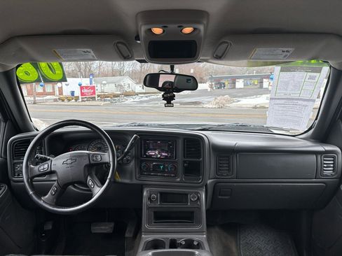 Used 2006 Chevrolet Silverado 1500 LT w/ Onstar Plus Package image 10
