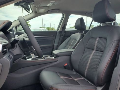 New 2025 Nissan Altima 2.5 SR image 8