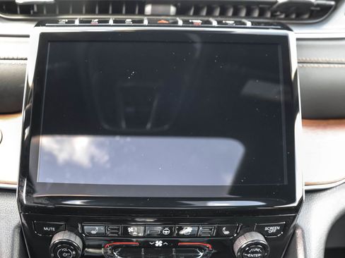 New 2025 Jeep Grand Cherokee Summit image 16