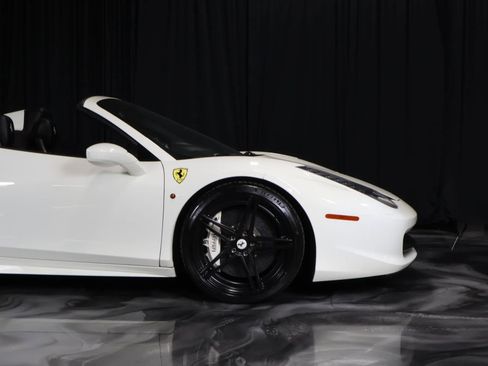 Used 2012 Ferrari 458 Spider RWD image 4