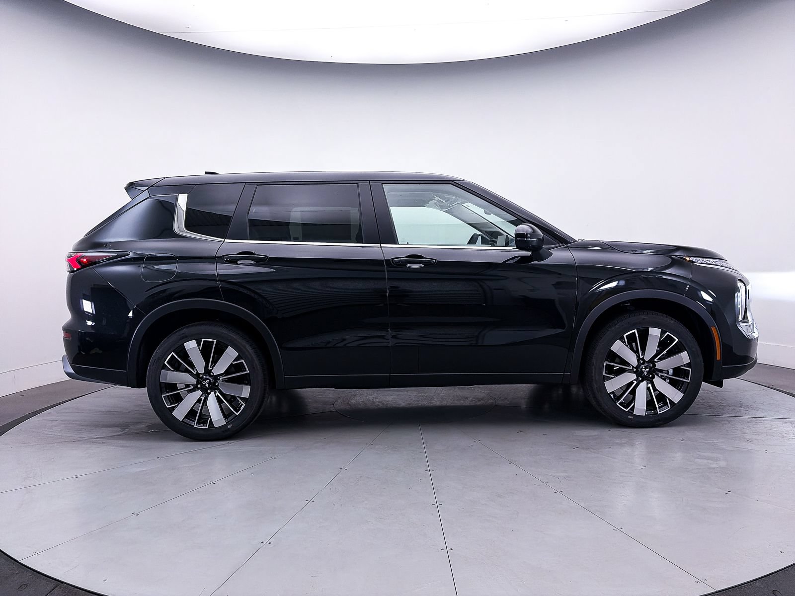 Used 2026 Mitsubishi Outlander SE AWD/4WD image 8