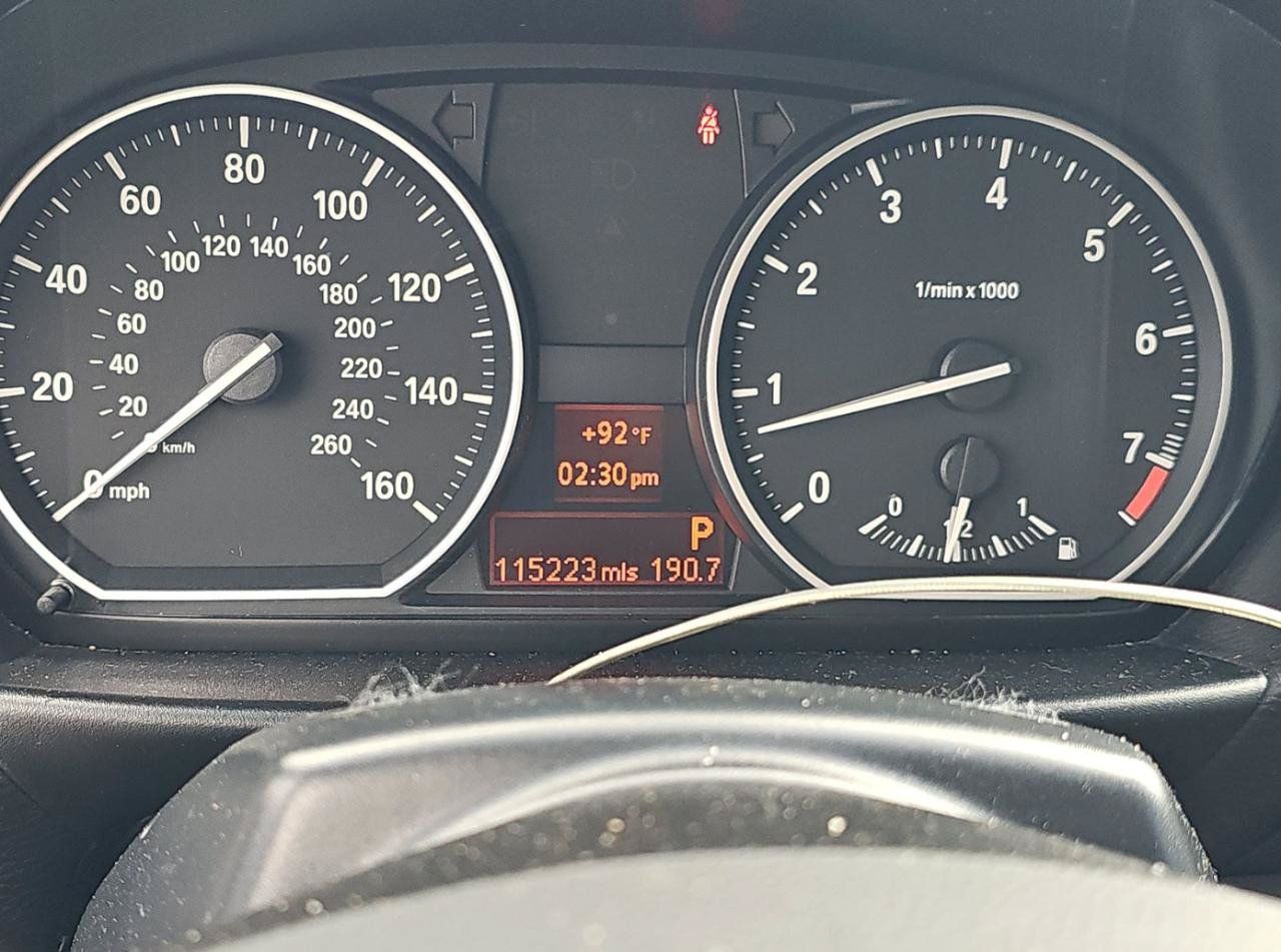 Used 2011 BMW 128i Convertible RWD image 8