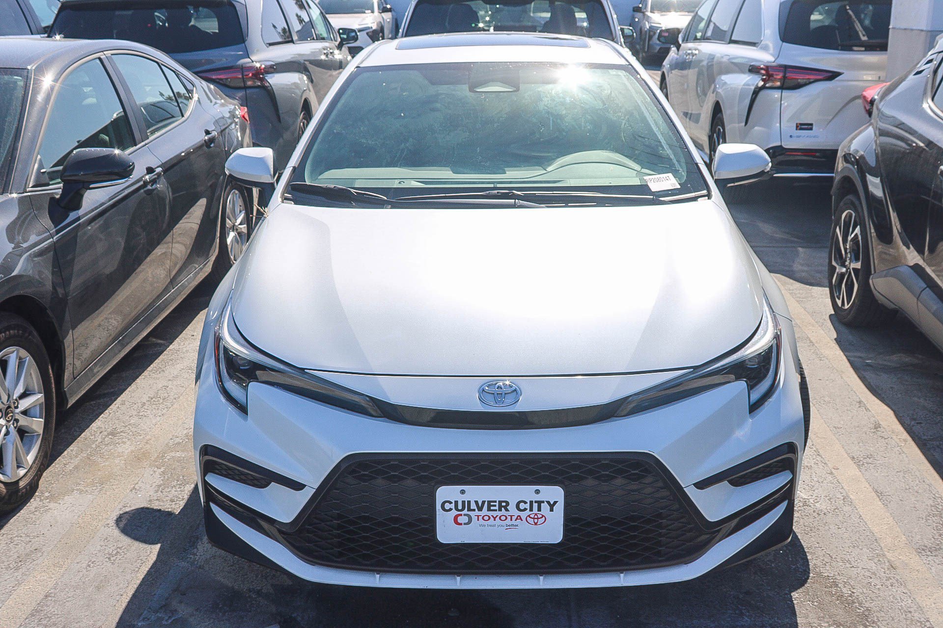 Used 2024 Toyota Corolla SE w/ SE Premium Package FWD image 3