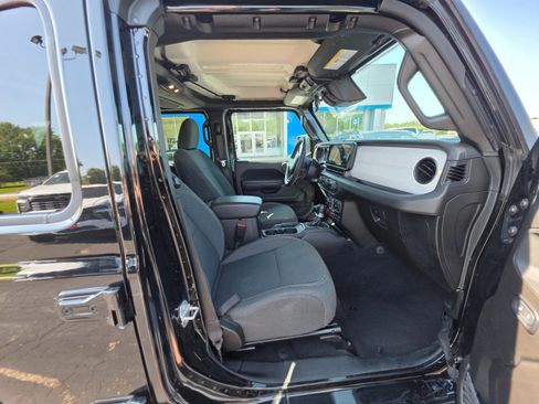 Used 2025 Jeep Wrangler Unlimited Sport AWD/4WD image 15