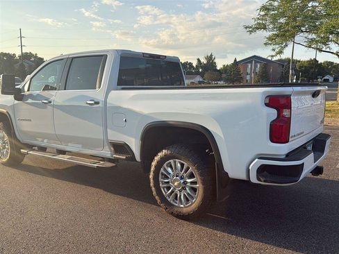 Used 2023 Chevrolet Silverado 2500 High Country w/ Safety Package II AWD/4WD image 4
