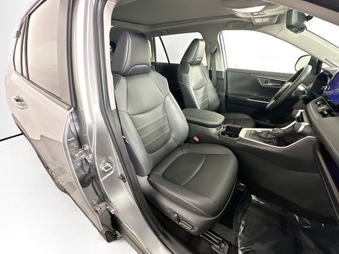 Used 2023 Toyota RAV4 Limited AWD/4WD image 28