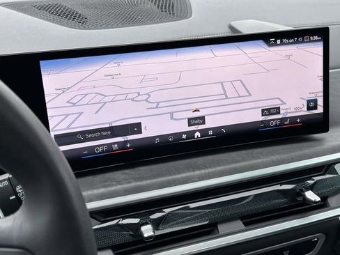 Certified 2025 BMW X5 xDrive50e w/ Premium Package image 32