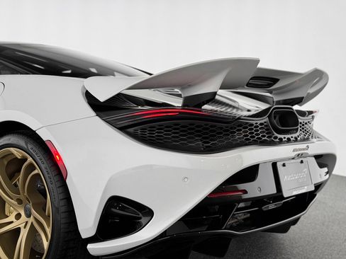 New 2026 McLaren 750S image 39