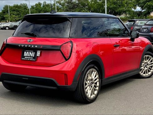 Used 2025 MINI Cooper S FWD image 13