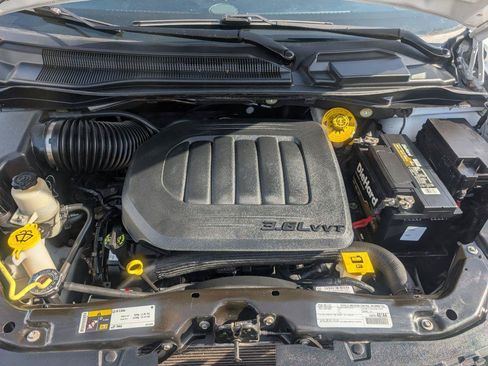 Used 2020 Dodge Grand Caravan SXT FWD image 17