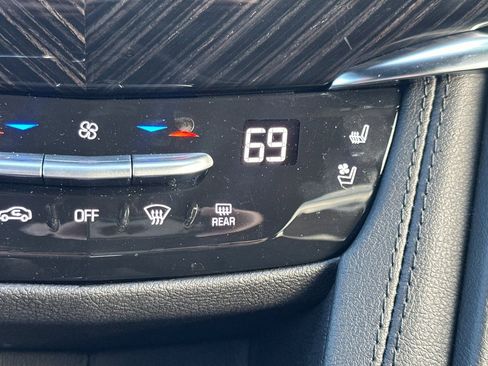 Used 2025 Cadillac XT6 Premium Luxury w/ Technology Package image 31