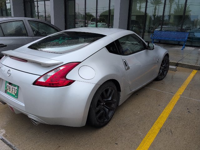 Used 2016 Nissan 370Z Coupe RWD image 3