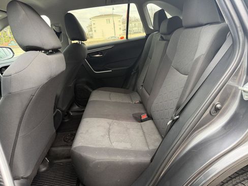 Used 2020 Toyota RAV4 XLE w/ All Weather Liner Package image 39